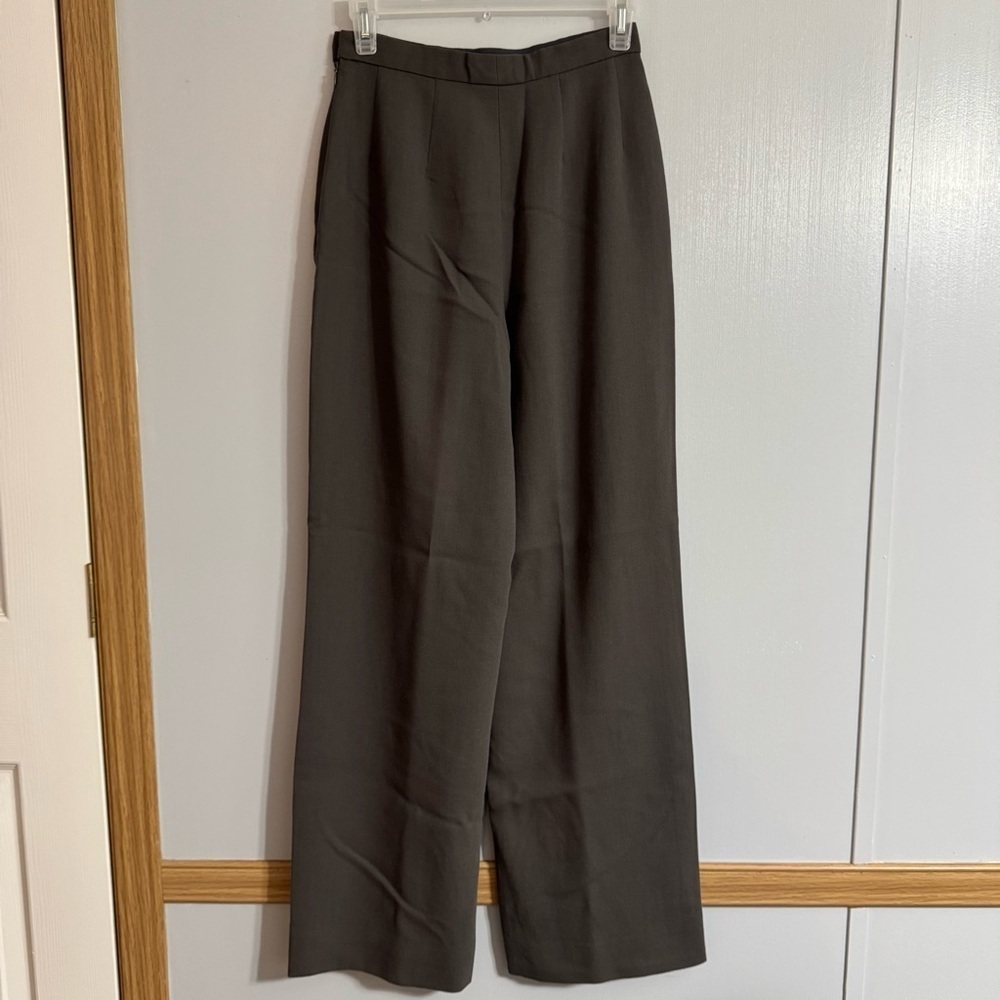 Giorgio Armani Le Collezioni Wool Trousers in Gray Size 4